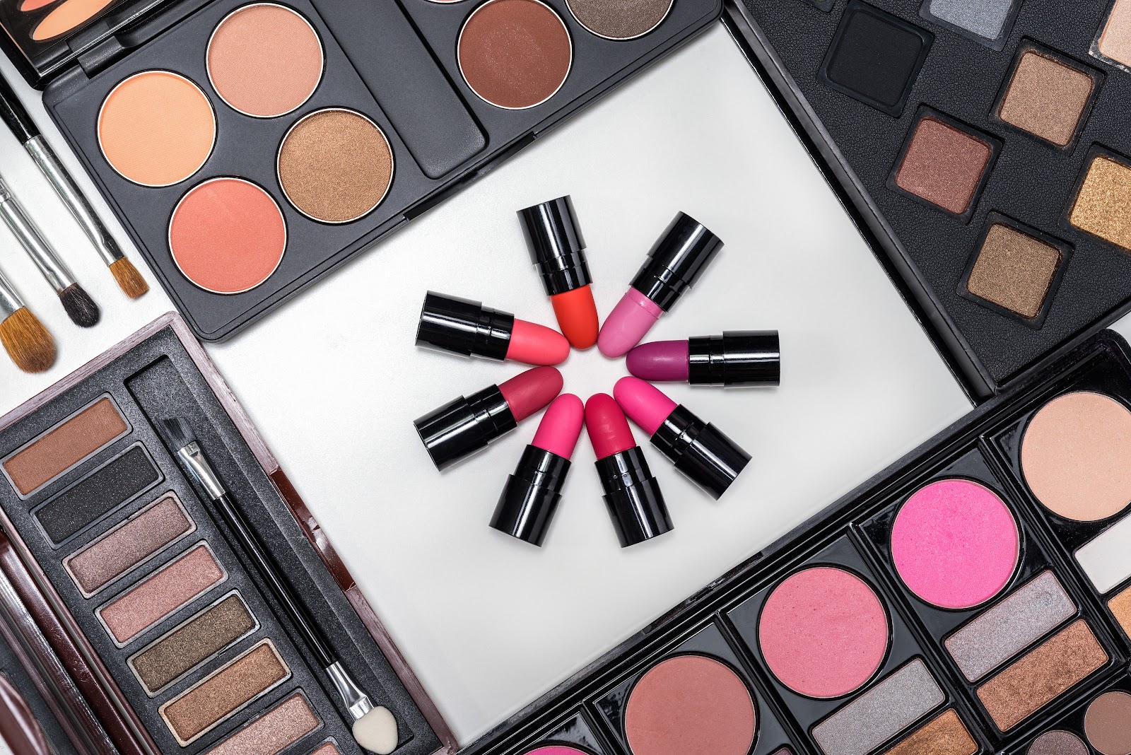 20 produtos de maquiagem com alto giro para lojas de R$ 10